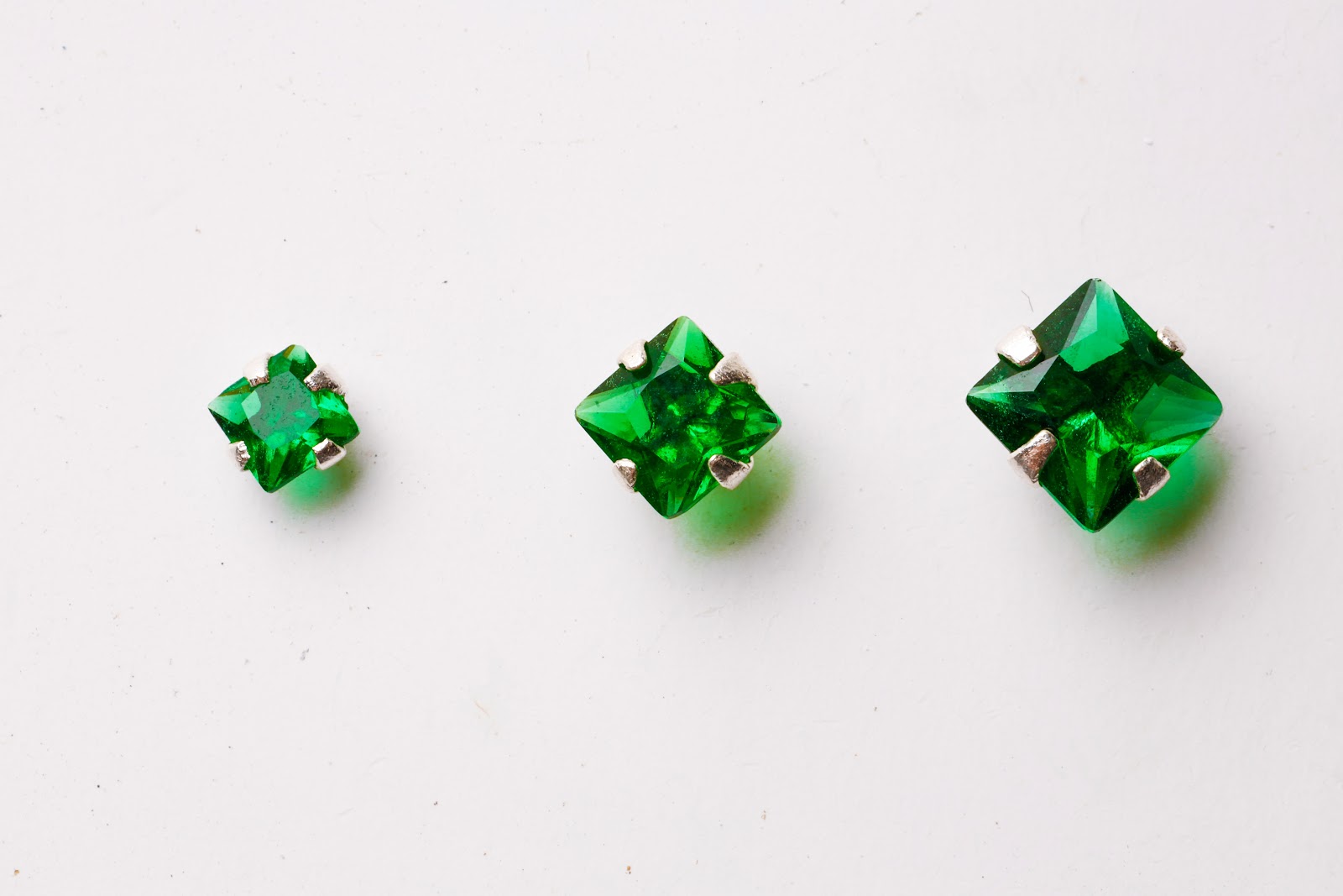 Trio de brincos verdes em três tamanhos